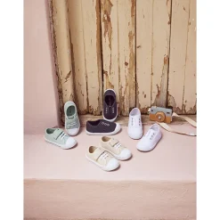 Baskets basses en toile lacets élastiqués et scratch pour bébé