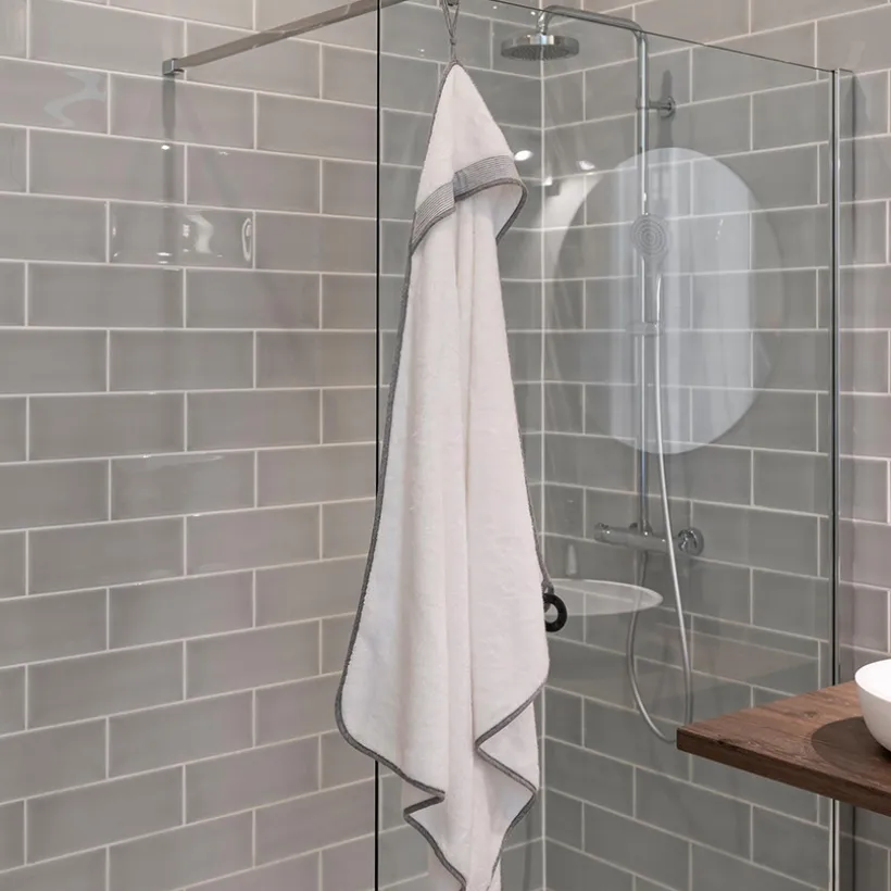 Cape de bain XL avec anneau de dentition Dry'n Play White