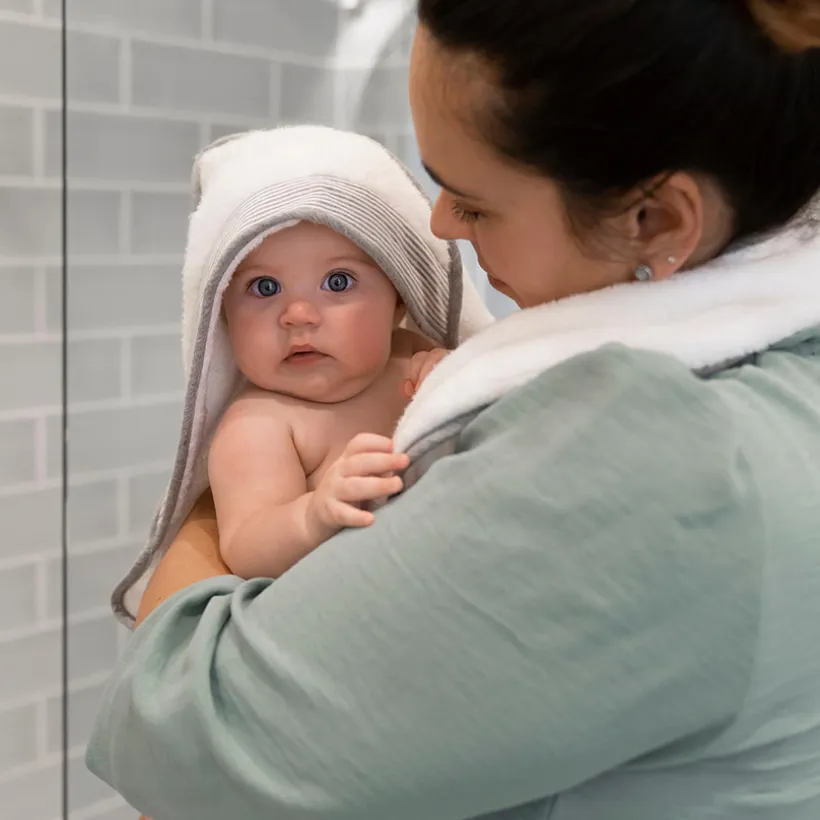 Cape de bain XL avec anneau de dentition Dry'n Play White