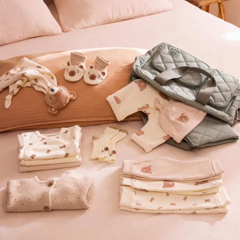 Chaussons ludiques en velours ours pour bébé