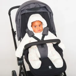 Combi-pilote imprimé fleuri pour bébé fille avec finitions différentes selon l'âge