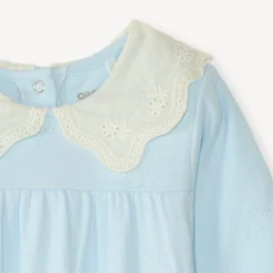 Dors bien léger avec col claudine en broderie anglaise pour bébé fille