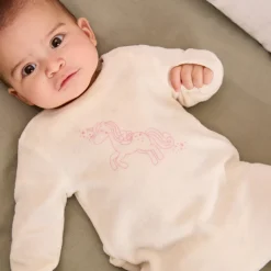 Dors-bien uni en velours à motif fantaisie pour bébé fille