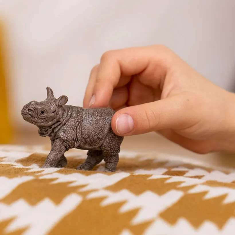 Figurine bébé rhinocéros Indien