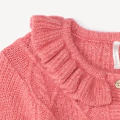 Gilet en tricot torsadé et collerette pour bébé fille