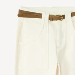 Jean mom en denim uni avec ceinture marron pour fille