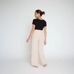 Pantalon de pyjama large et fluide de grossesse avec bandeau haut