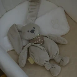 Peluche - Lapin avec foulard phosphorescent - Sable - 30 cm