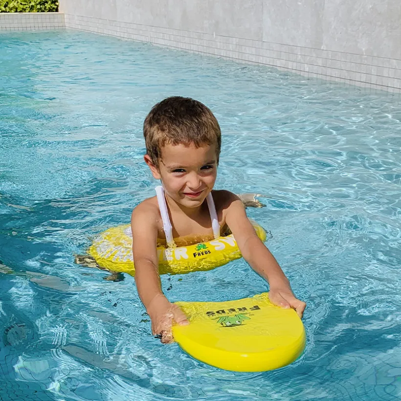 Planche de natation jaune