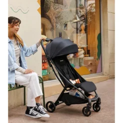 Poussette compacte et pliable noir
