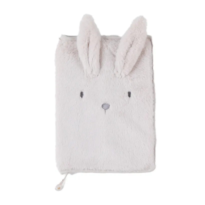 Protège carnet de santé en fausse fourrure Moka le lapin
