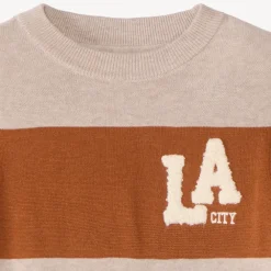 Pull garçon en tricot avec broderie bouclette