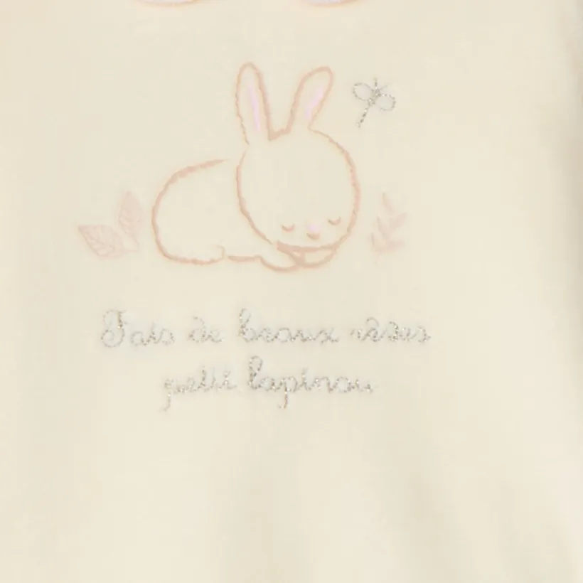Pyjama 2 pièces lapin en velours pour bébé fille avec finitions différentes selon l'âge