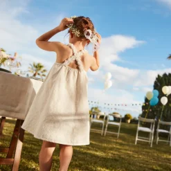 Robe à bretelles en broderie anglaise pour fille