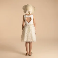 Robe de cérémonie à tulle brodé et dos ajouré cœur pour fille