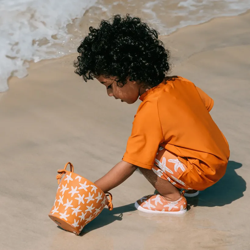 Seau de plage avec pelle et 3 moules en silicone Étoiles de mer
