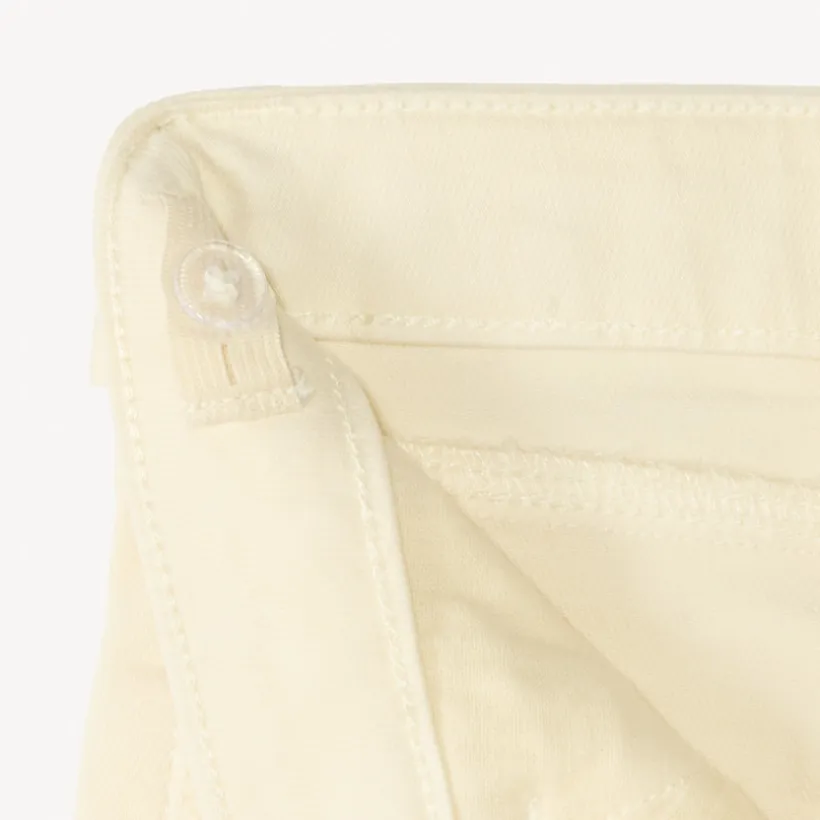Short en jean avec détails brodés et ceinture à nouer pour fille