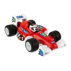 Tom la voiture de course radiocommandée
