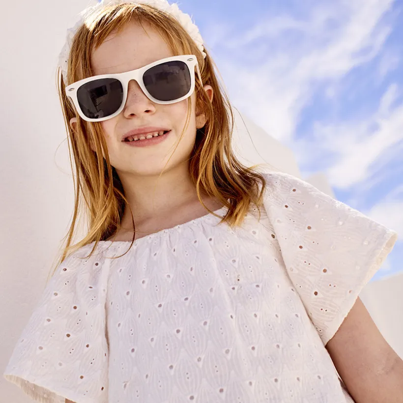 Top en broderie anglaise avec dos croisé pour fille