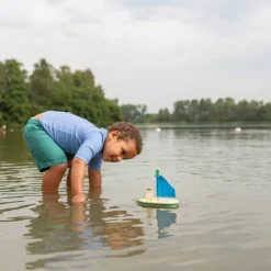 Voilier miniature à tirer